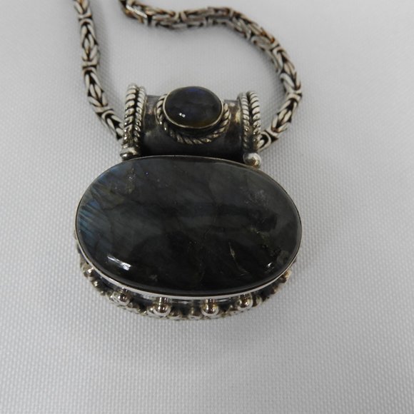 L716 Stamped 925 Silver Necklace with Blue Black Colored Stone - Picture 2 of 7
